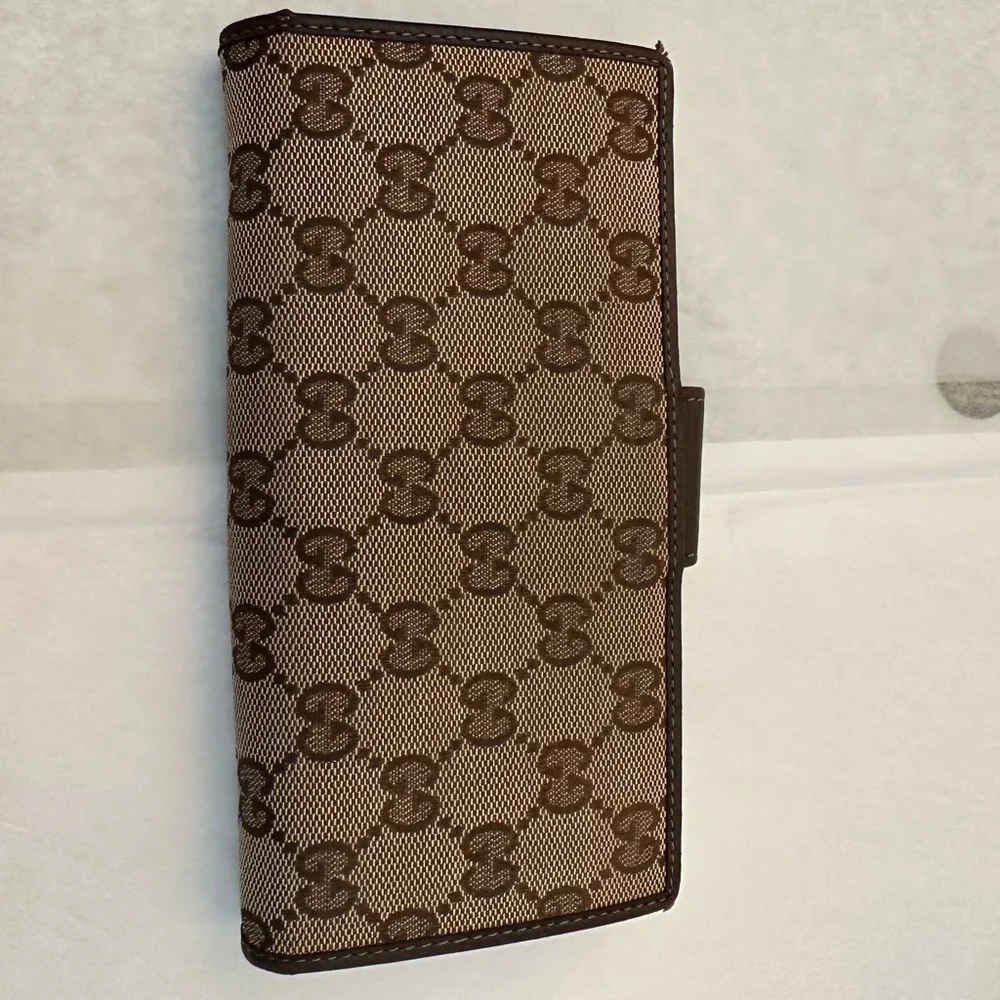 Gucci Brown Monogram Long Wallet Authentic - Picture 3 of 15